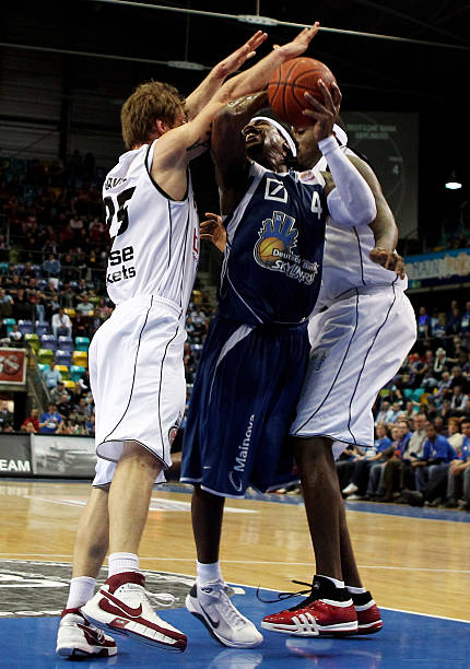 强悍盯防 强悍盯防