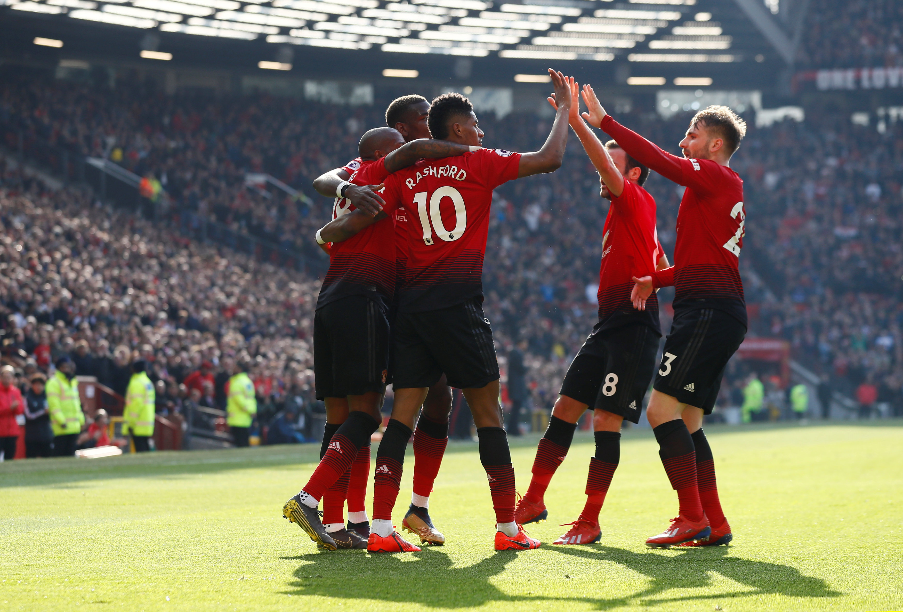 中表现得尤 中表现得尤